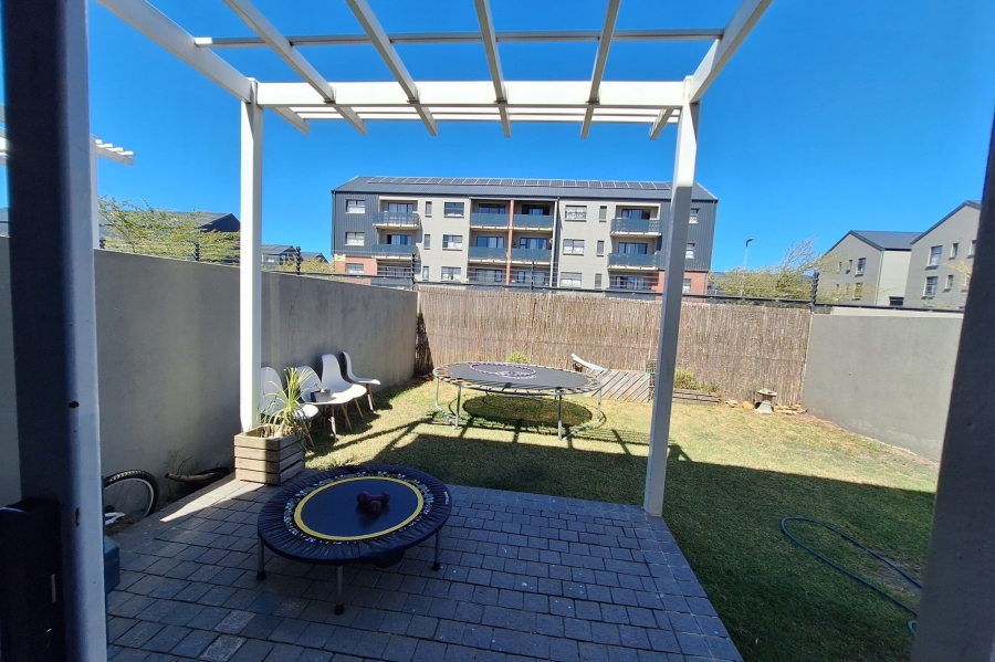 2 Bedroom Property for Sale in Somerset Lakes Western Cape